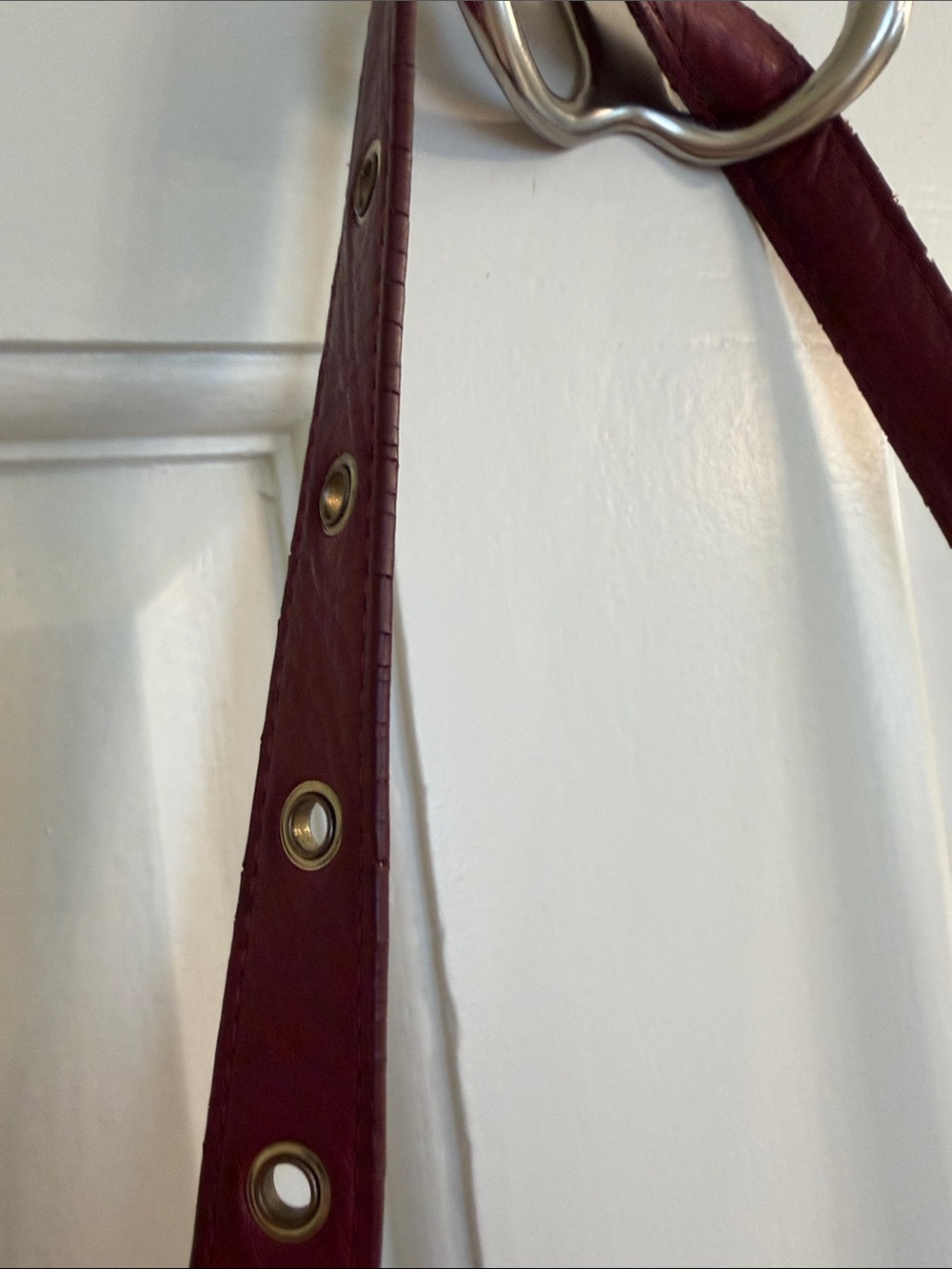 Badgley Mischka Burgundy Leather Shoulder Bag with Gold Accents - Picture 4 of 12